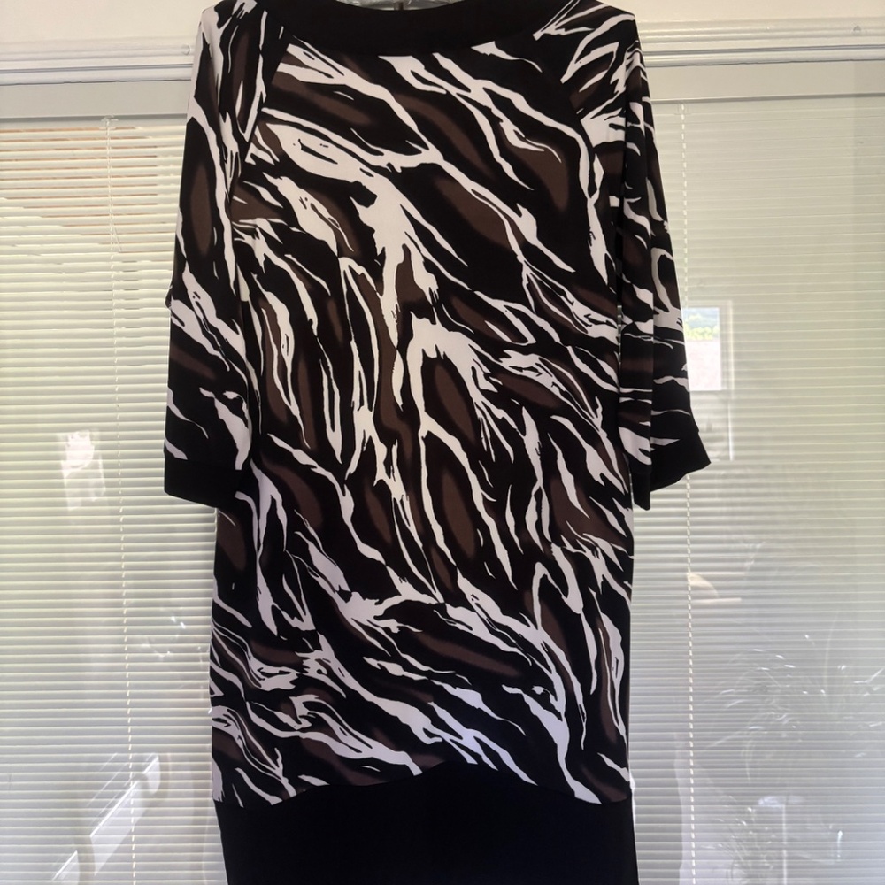 Dress - Picture 4 of 4